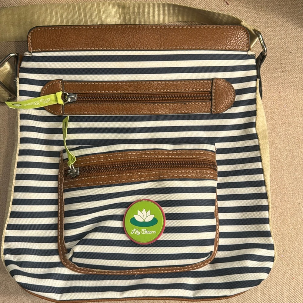 Lily Bloom cross body purse